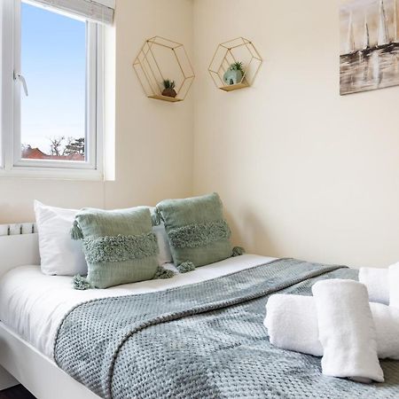 Twickenham Homes Айлворт Экстерьер фото