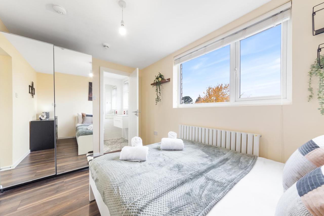 Twickenham Homes Айлворт Экстерьер фото